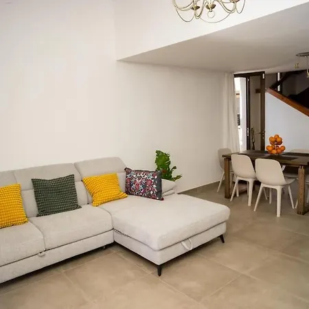Delfin Bambi Gigantes Apartment
