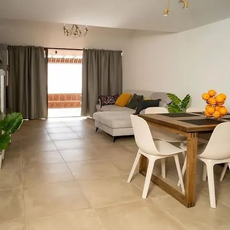 Delfin Bambi Gigantes 산티아고 델 테데